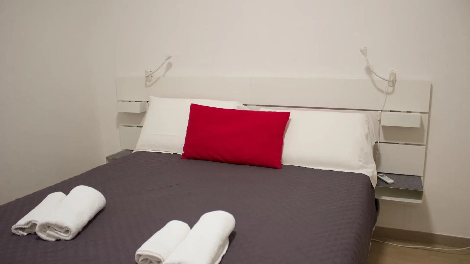 Apartment H2Ome Lagaccio 4 Rooms, 2 Bathrooms, Ac, Near Principe Station Genoa Italy