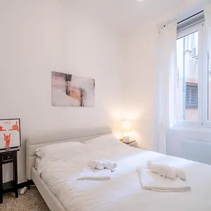 Central & Lovely In - Netflix! Genova