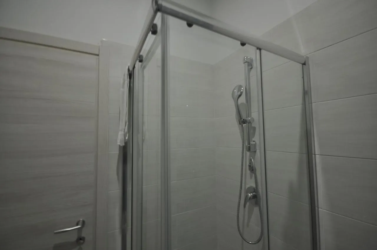 H2Ome Lagaccio 4 Rooms, 2 Bathrooms, Ac, Near Principe Station Genoa