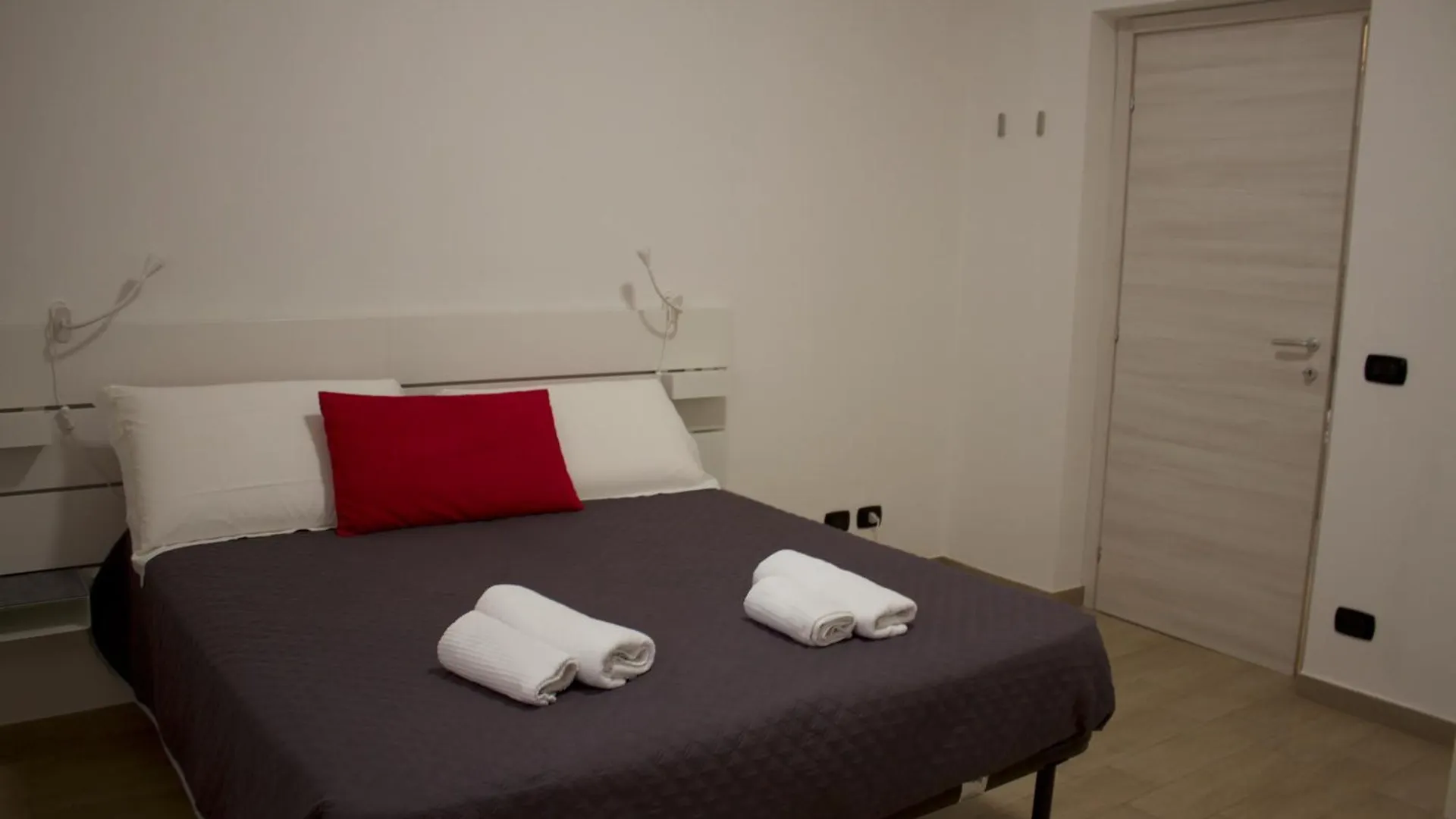 H2Ome Lagaccio 4 Rooms, 2 Bathrooms, Ac, Near Principe Station Genoa 0*,  Italy