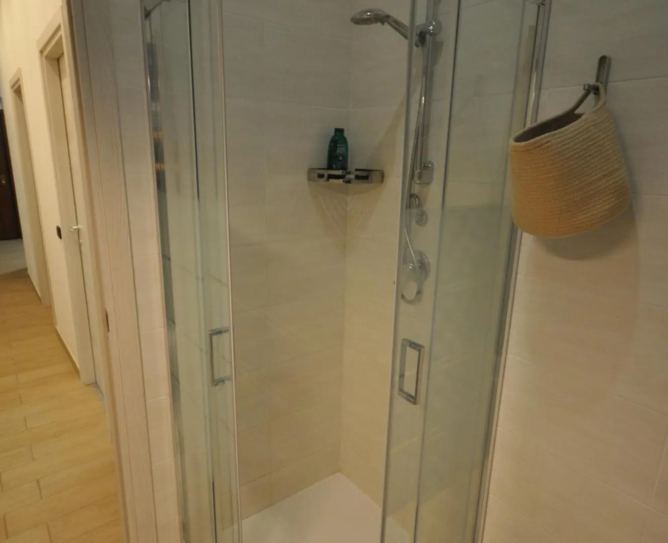 Apartment H2Ome Lagaccio 4 Rooms, 2 Bathrooms, Ac, Near Principe Station Genoa
