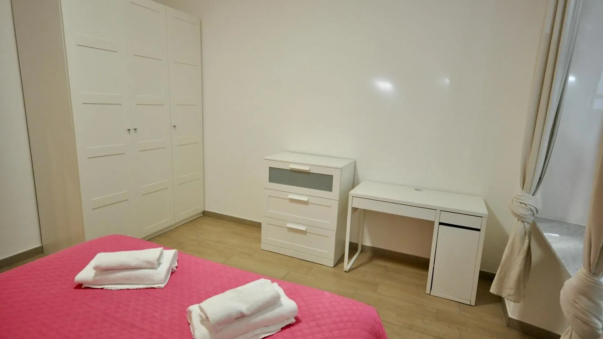 Apartment H2Ome Lagaccio 4 Rooms, 2 Bathrooms, Ac, Near Principe Station Genoa