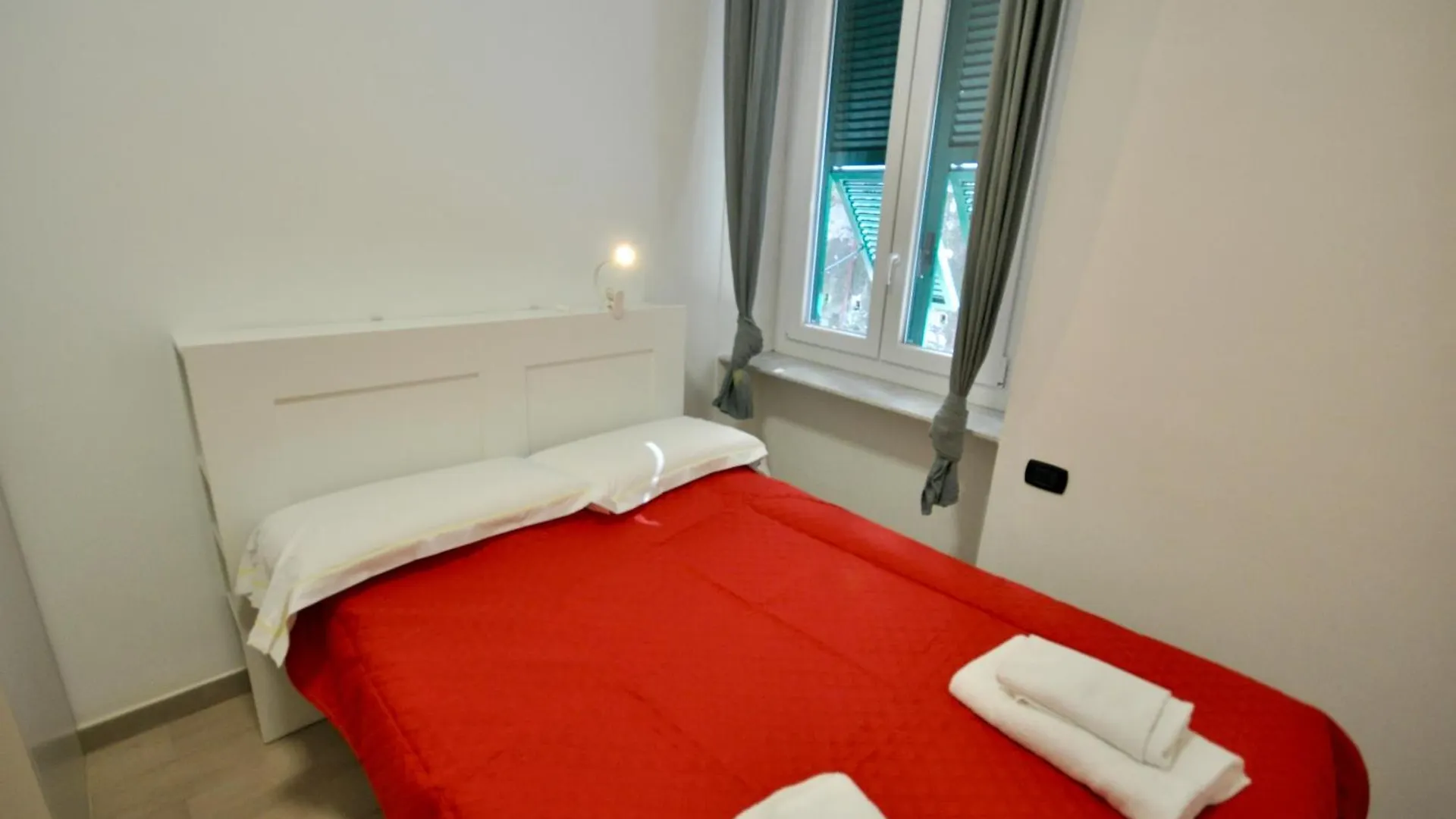 Apartment H2Ome Lagaccio 4 Rooms, 2 Bathrooms, Ac, Near Principe Station Genoa Italy