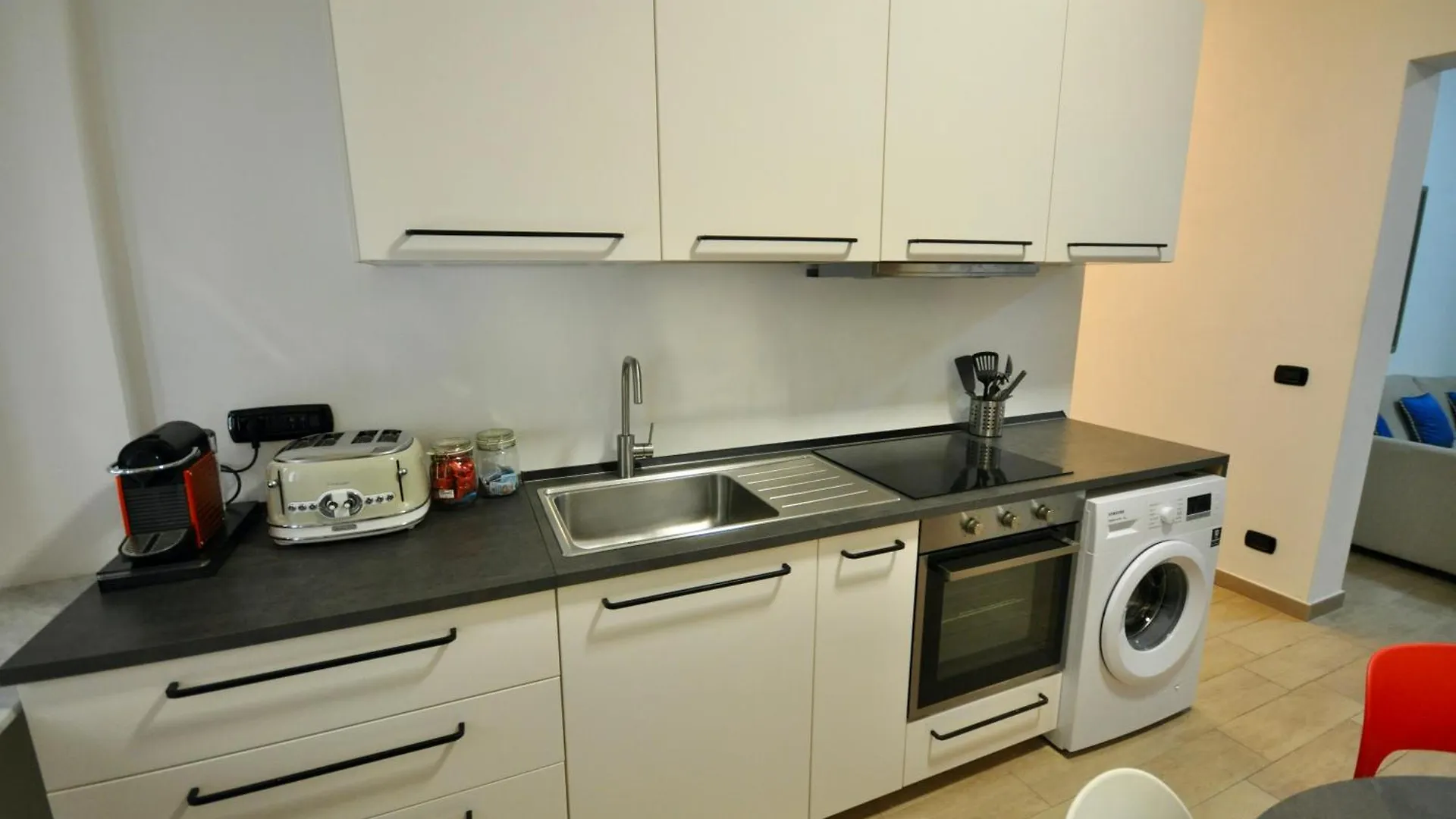 H2Ome Lagaccio 4 Rooms, 2 Bathrooms, Ac, Near Principe Station Genoa
