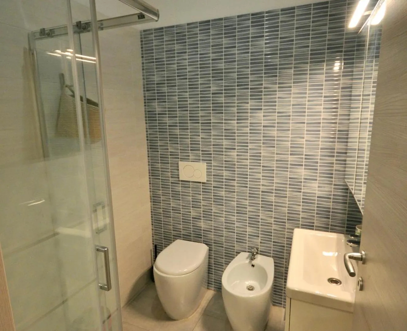 H2Ome Lagaccio 4 Rooms, 2 Bathrooms, Ac, Near Principe Station Genoa Italy